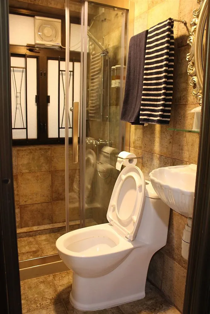 Grand Inn Hong Kong Guest house